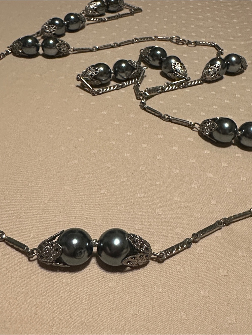 Vintage Lisa Gray Hematite Long Strand Station Necklace Silver-Tone Necklace - Picture 3 of 3